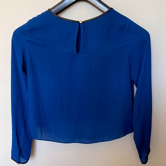 Navy blue F21 top - Picture 2 of 2